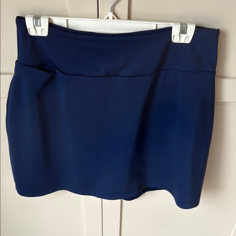 Nike. Dry fit Navy Blue Skort.  Golf. Skort